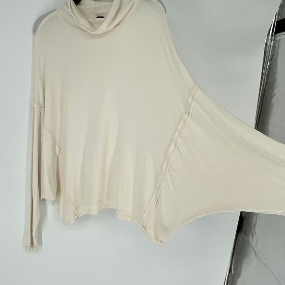 WE THE FREE Women’s Long Sleeve Cowl Neck Top M Cream Soft Knit Free People Boho - Picture 6 of 9